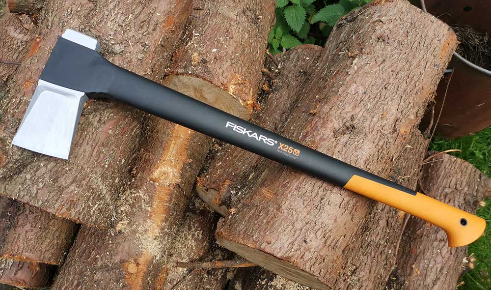 Fiskars X25 Review: Still Worth It In 2022?